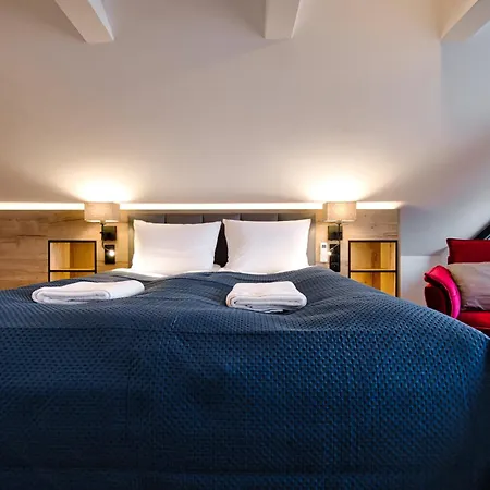 Laguna Beskidów - B43 Z Widokiem Na Jezioro * Zarzecze (Silesia)