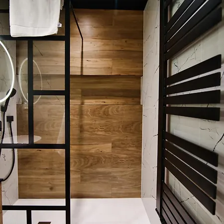 Laguna Beskidów - B43 Z Widokiem Na Jezioro *